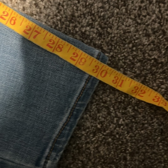 Seven7 jeans distressed and stretchy - Picture 3 of 8